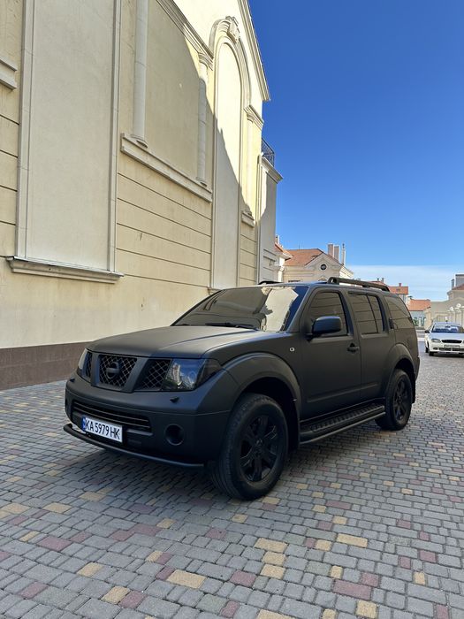 Nissan Pathfinder 2.5 diesel Aвтомат 7 мест