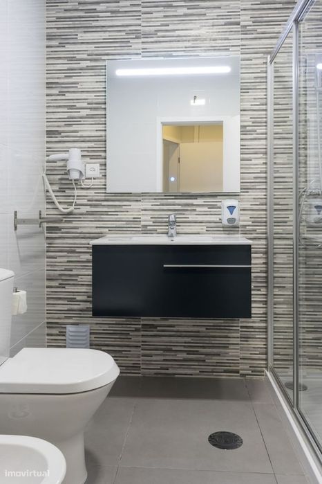 RIVERSUITES : T1 Mobilado ( Aluguer Mensal )