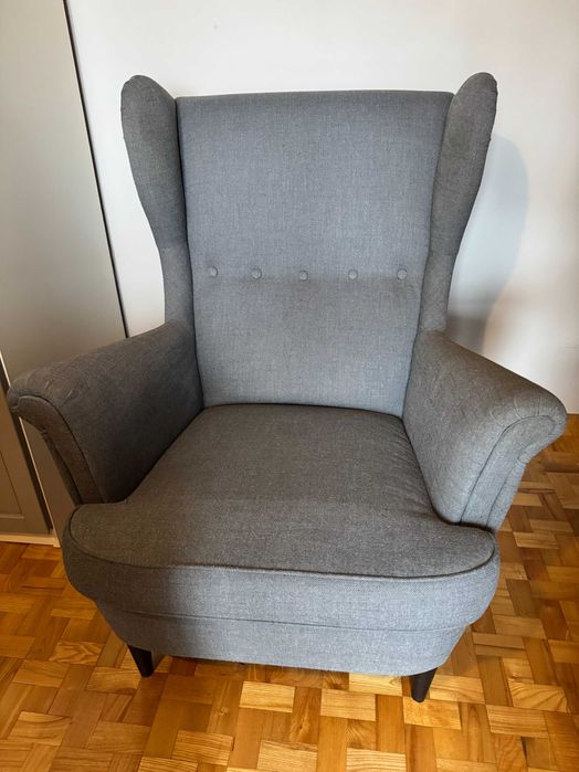 Fotel Strandmon wraz z podnóżkiem IKEA + dodatkowy pokrowiec