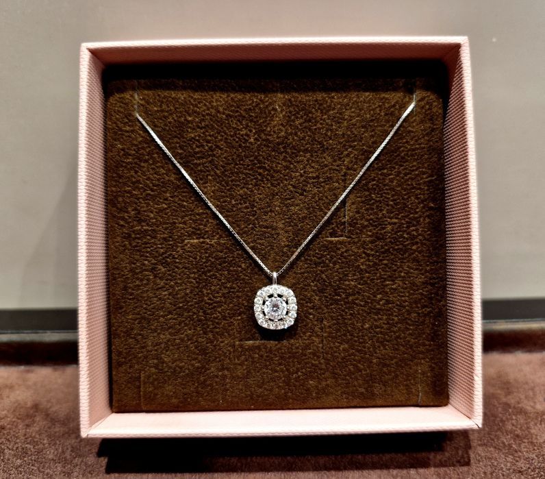 Naszyjnik srebny z cyrkoniami, regulacja naszyjnika