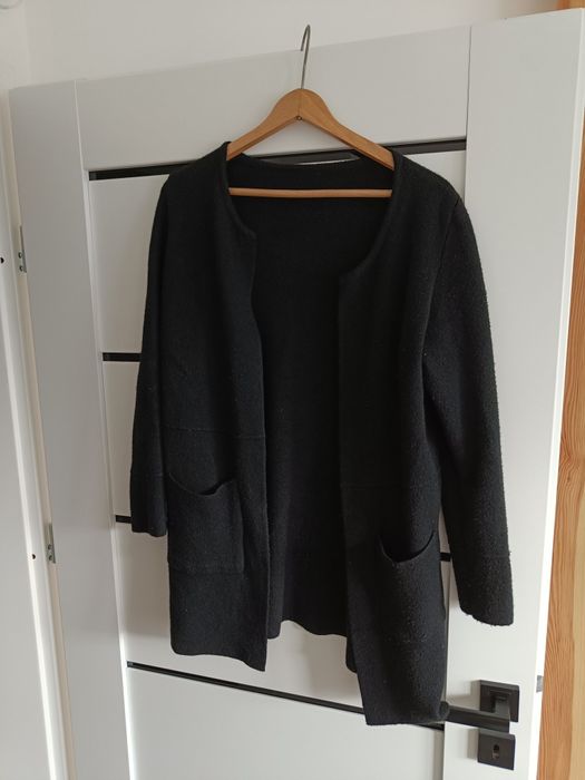 Czarny kardigan niezapinany