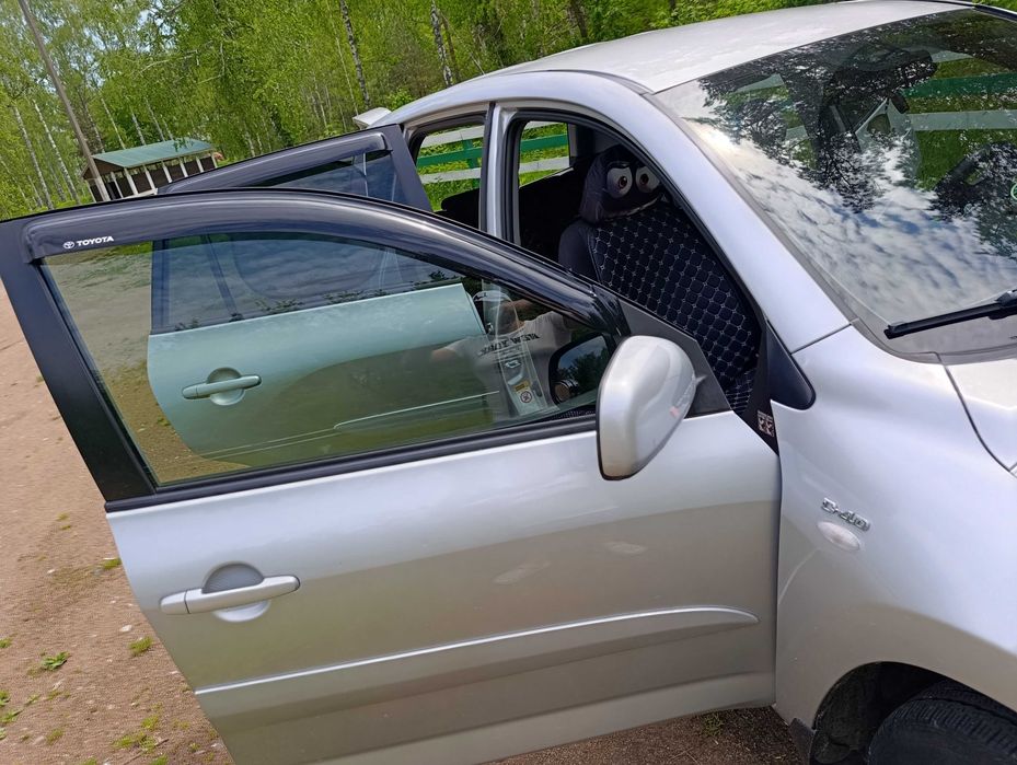 Автомобіль Toyota Rav 4