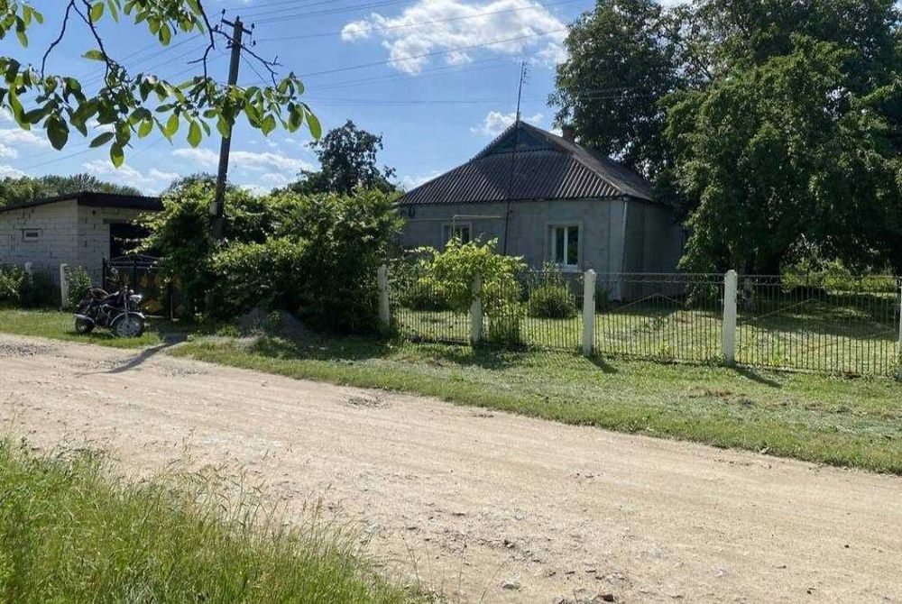 Продам 1-поверховий будинок у с.Подільське 3997