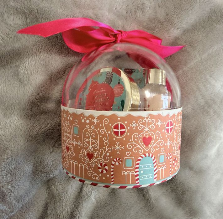 Świąteczny zestaw do kąpieli z motywem domku z piernika