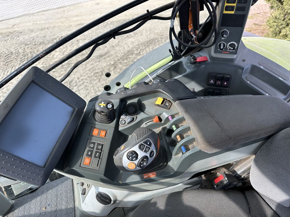 Ciagnik rolniczy Claas Axion 940