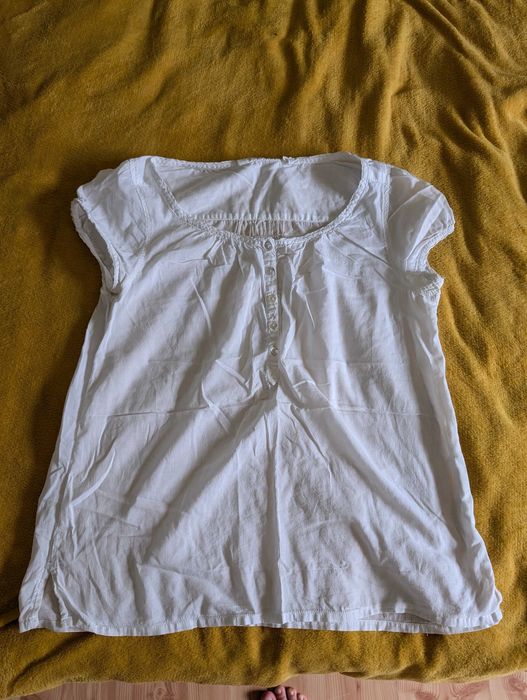 Damska biała koszulka z guziczkami rozmiar S