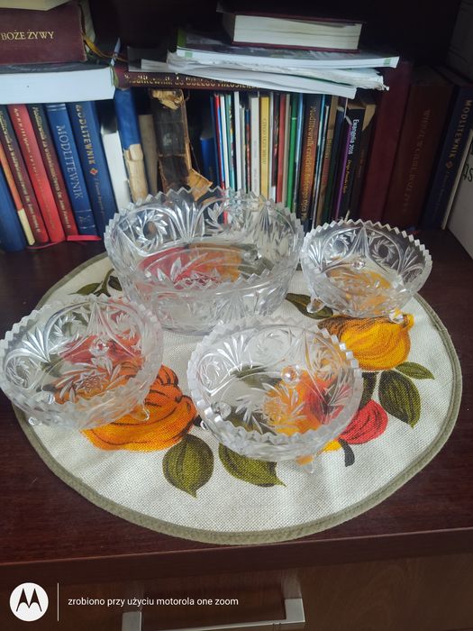 Kryształowe salaterki plus kubki