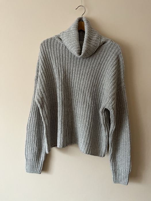Sweter szary z dużym golfem M Reserved