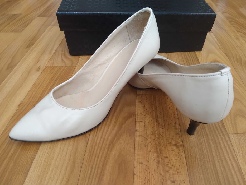 Туфлі-човники шкіряні б/в