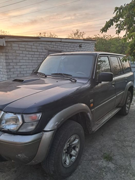 Nissan Patrol Позашляховик
