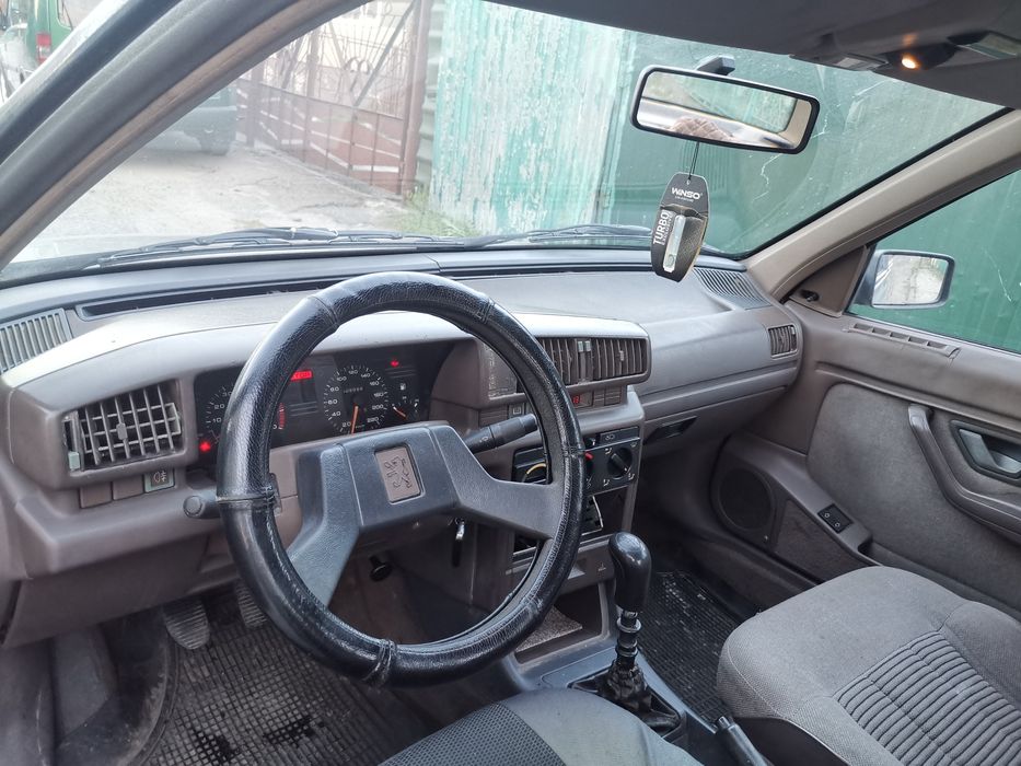 Продам автомобіль пежо 405