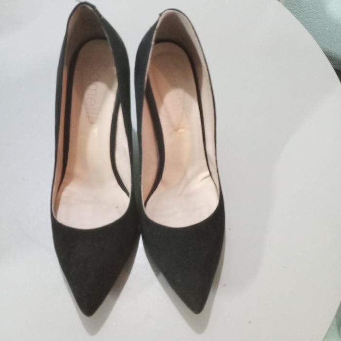 Sapatos senhora salto alto