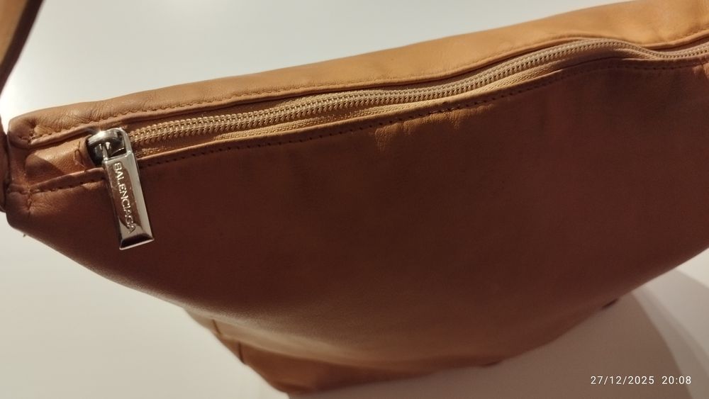 Mala de senhora "Balenciaga" 300€