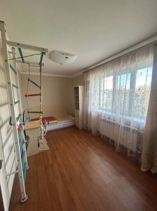 2-х кімнатна квартира , на вул.Вадатурського (Малиновський)