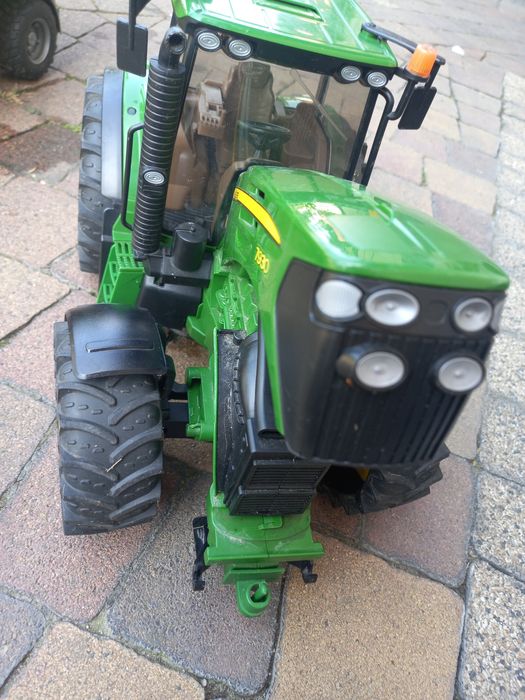 Traktor John Deere Bruder