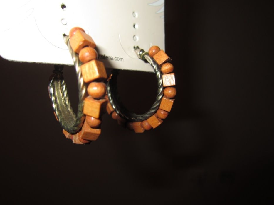 Argolas Prateadas com pecinhas castanhas