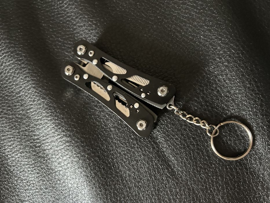 Multitool czarno srebrny Nowy
