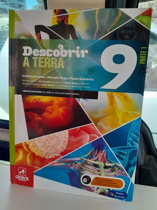 Livros escolares em ótimo estado.