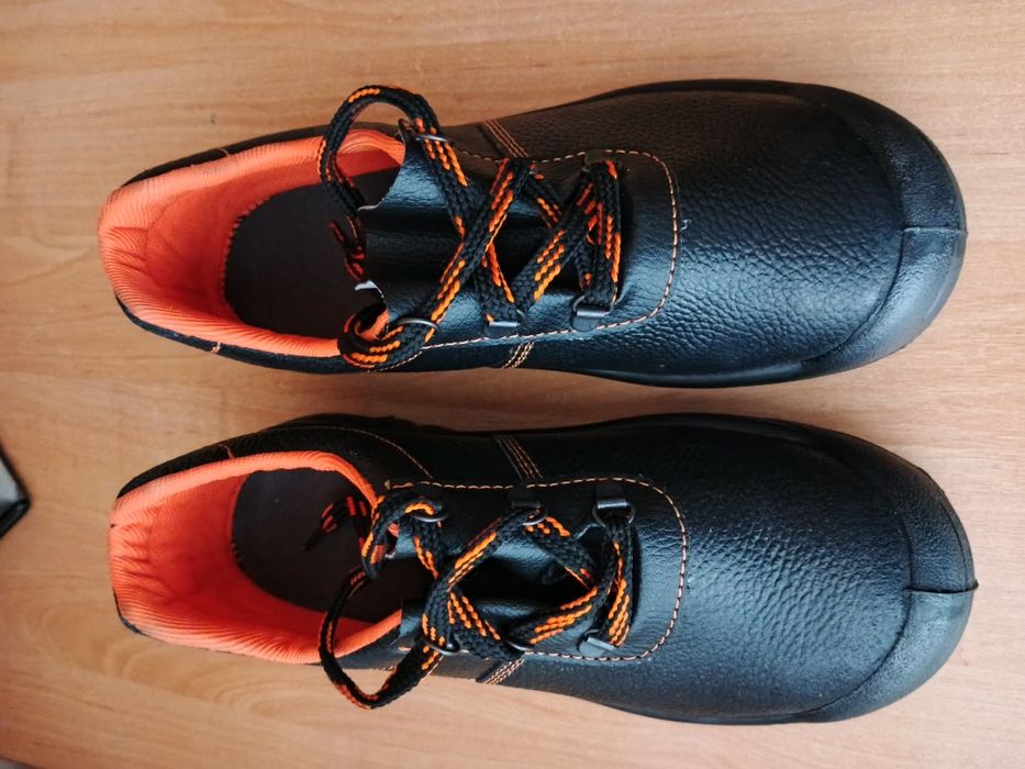 Робочі черевики.