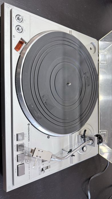 Gira discos Kenwood KD2100