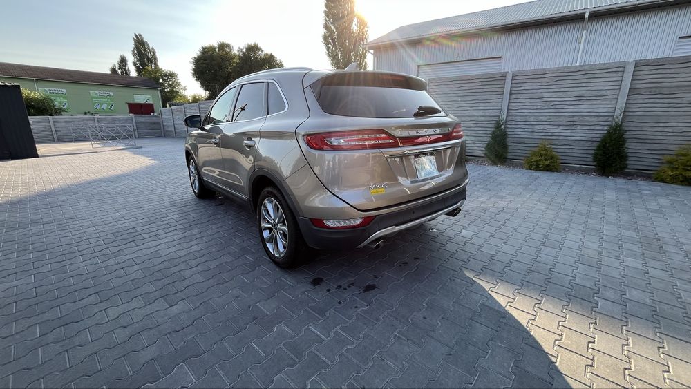 Lincoln MKC 2019 VIN 5LMCJ2C98KUL45197 фото оголошення 2 з 22