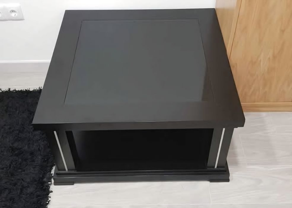 Mesa de centro preta