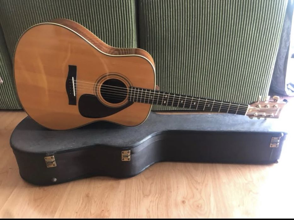 Guitarra Yamaha L-15A