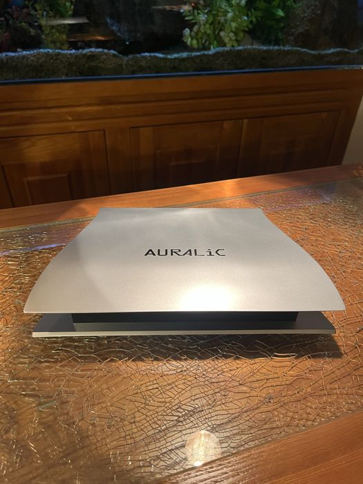 AURALIC Aries Streamer plus zasilacz Sbooster