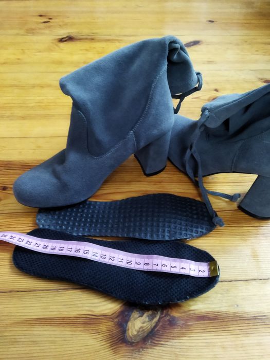 Чобітки жіночі, натуральна замша EXOUISITE BUT