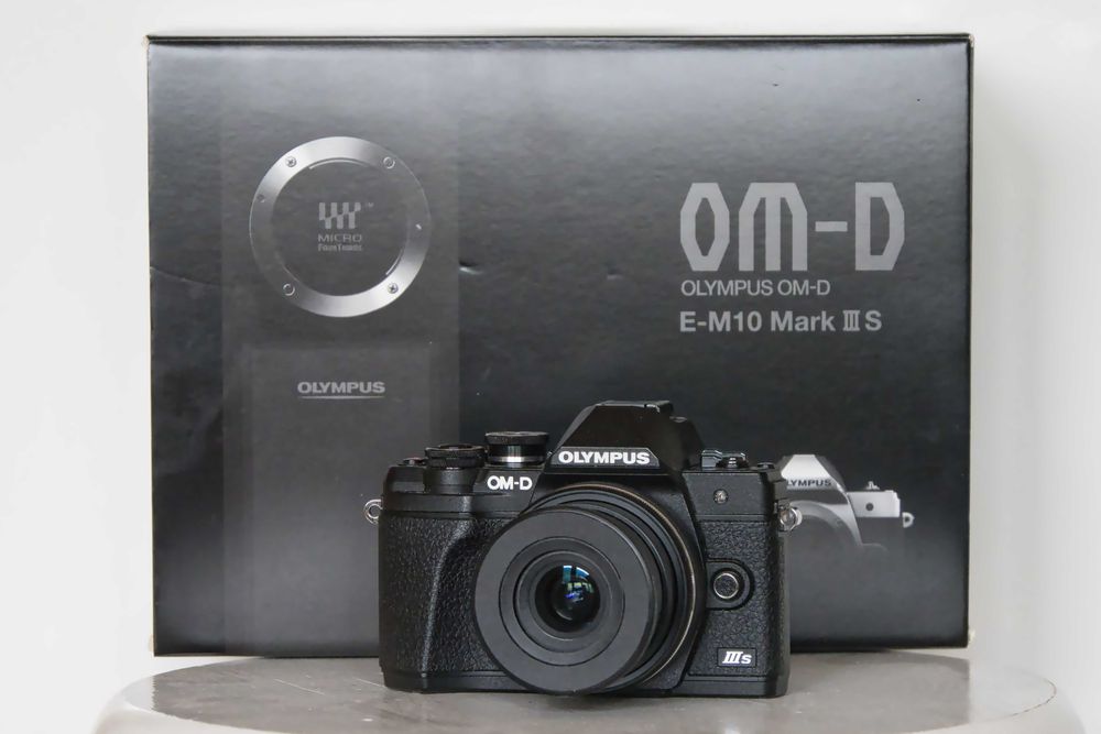 Olympus OM-D E-M10 Mark3s zadbany komplet , polecam.