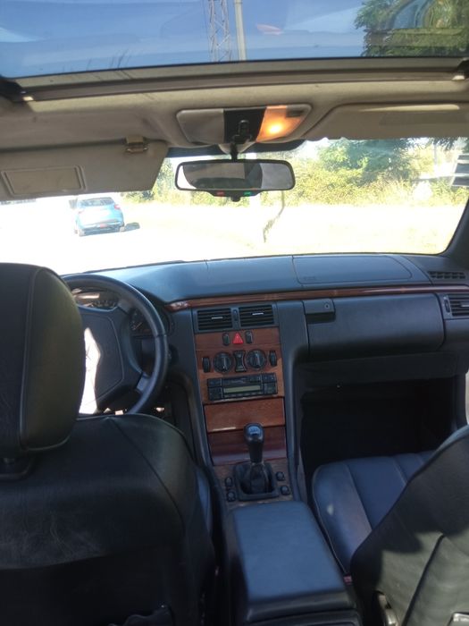 Mercedes Benz cinza para venda