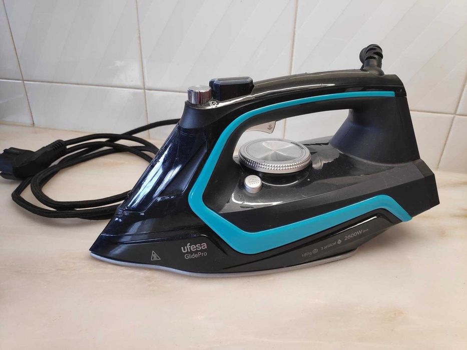 Ferro a Vapor Ufesa Glide Pro (2600W)