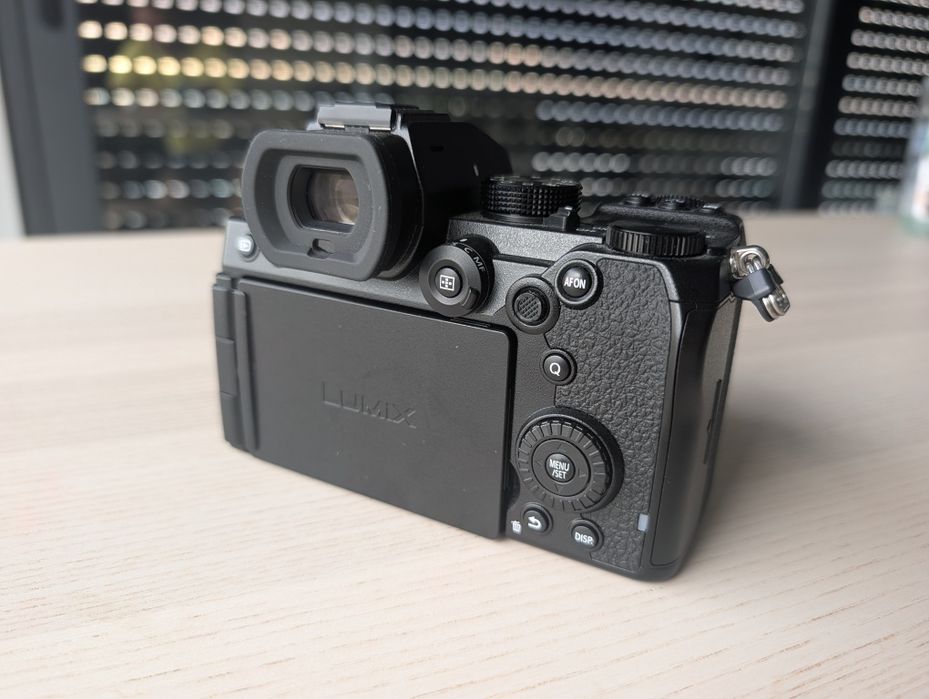 Lumix S5D+(18-40 mount L)+anamorphic lens