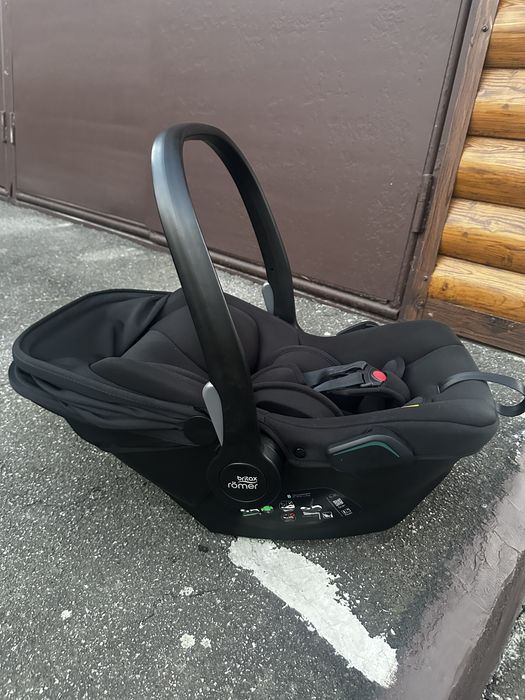 Автокрісло Britax-Romer Baby + адаптери для каляски