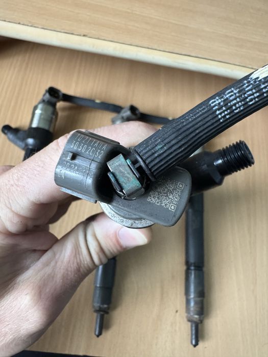 Форсунки форсунка 1.6 CDTi B16DTH LVL astra zafira 55570012 denso