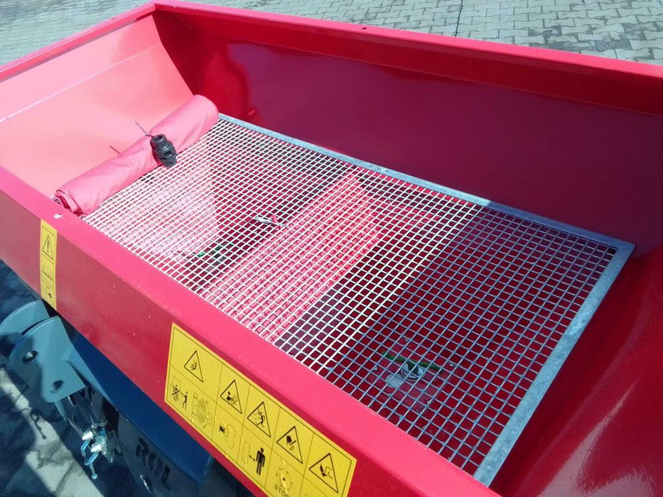 Rozsiewacz Rozsiewacze master junior  2 siłowniki grass-rol