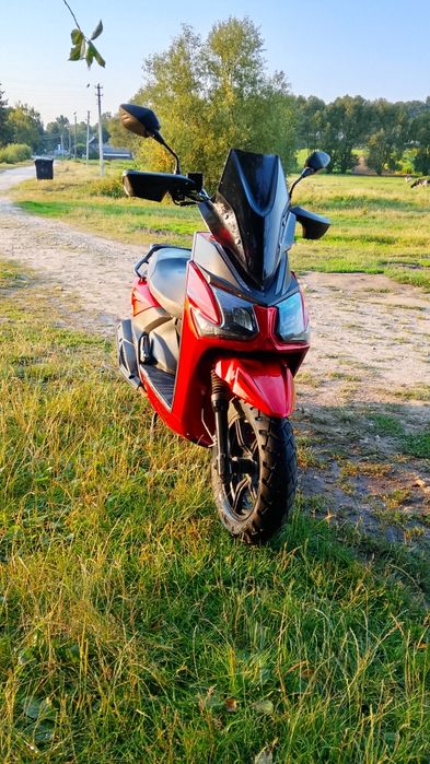 Продам скутер спарк SP150S-19BN