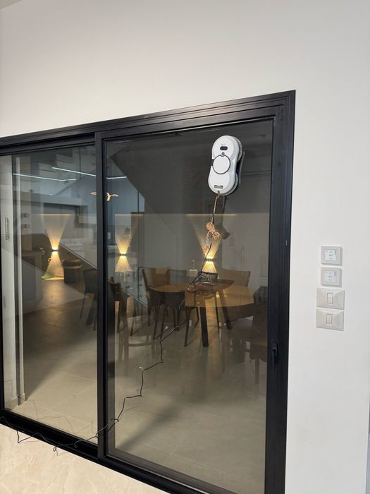 Прокат робота для мийки вікон