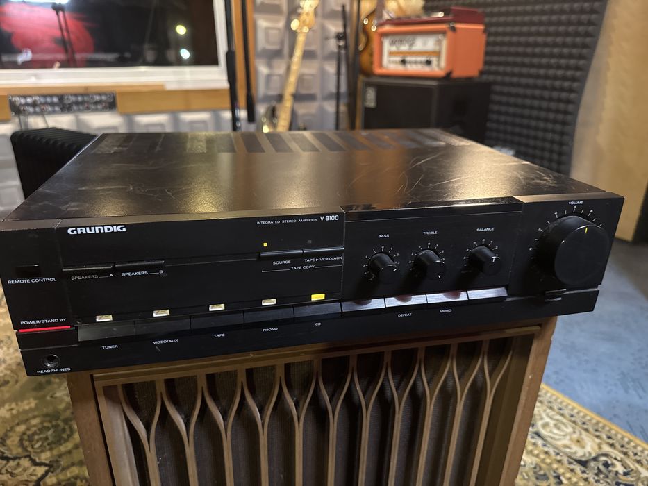 Wzmacniacz Grundig V 8100