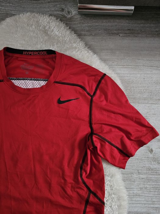 Koszulka Nike Pro Combat Hypercool Dri- fit Rozmiar S Czerwona t shirt