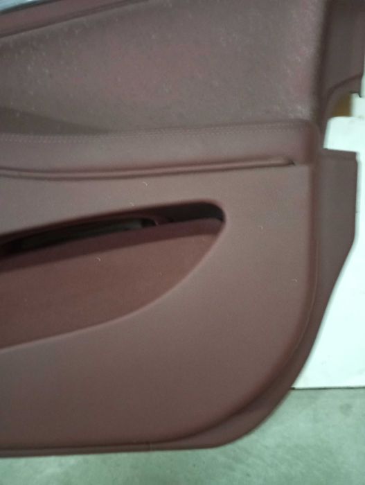 Jogo 4 Quartelas / Forras de Porta Mercedes CLS W219 - Pele Vermelha Designo
