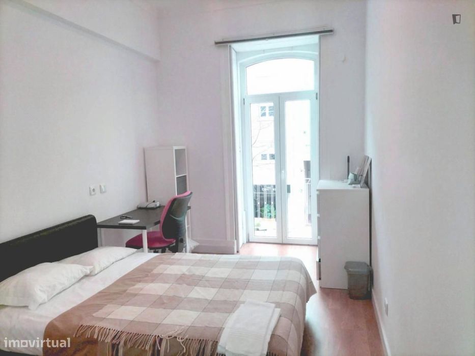Quarto - localizado em Arroios Lisbon