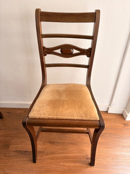 Conjunto Mesa Oval e 6 cadeiras