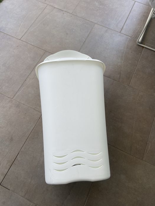 Cesto de roupa 70 litros como novo