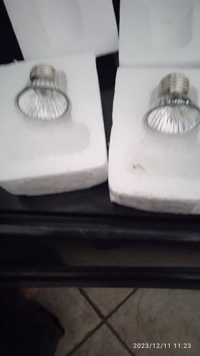 Vendo lâmpada de aquecimento para aves e cobras