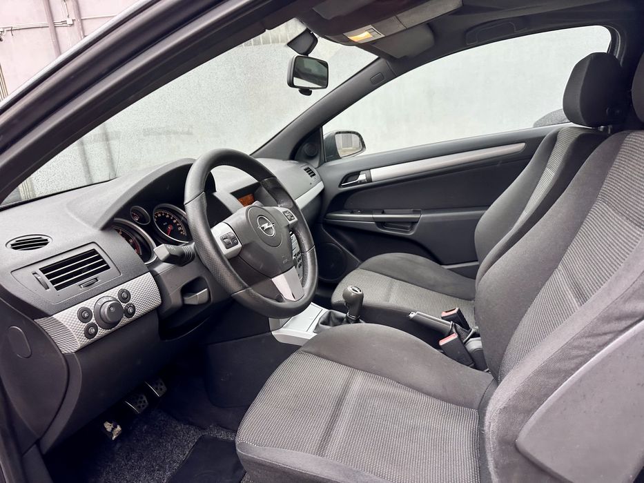 Opel Astra GTC 1.3CDTI