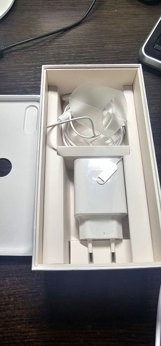 Телефон  Huawei P20 Pro