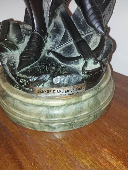 Candeeiro Berthoz em bronze 'Joana D' Arc'
