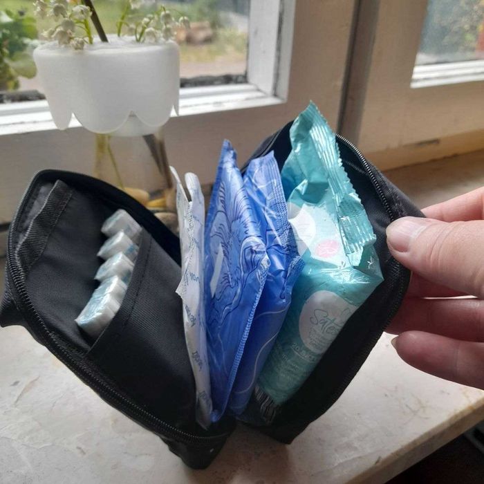 Kosmetyczka na podpaski damskie organizer na kosmetyki podróżne etui 12x12x4 cm cytryny