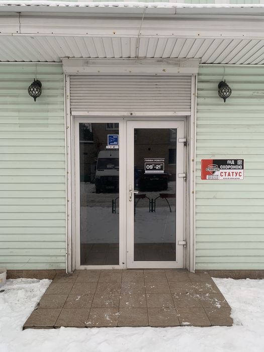 Фасадне комерційне приміщення 125,5 м² — централізоване опалення